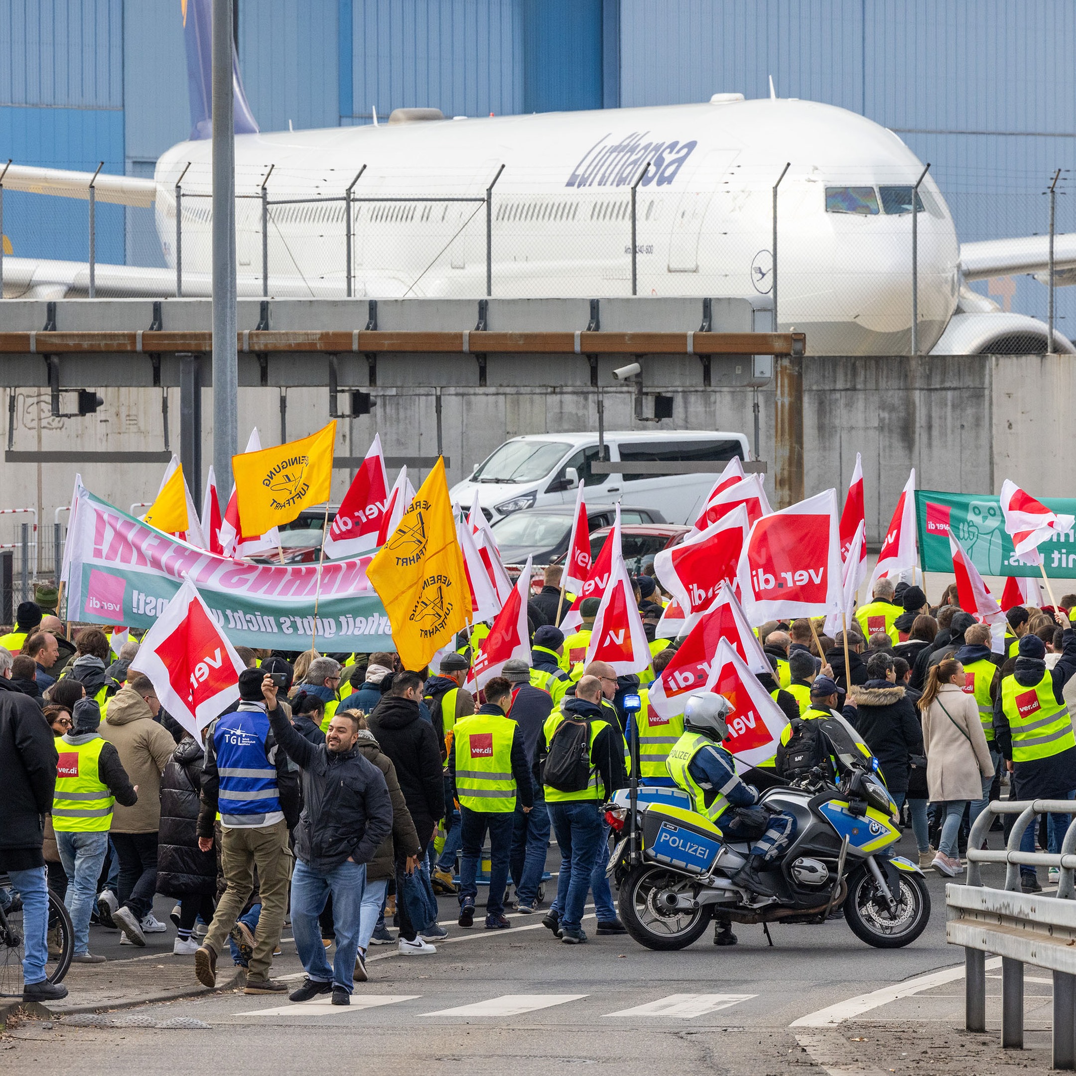 Das Interview · Verdi über Schlichtung: Lufthansa Noch Meilenweit Von ...