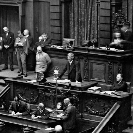 ARCHIV, 24.6.1924: Der SPD-Politiker Rudolf Breitscheid spricht im Reichstag (Bild: picture alliance/SZ Photo/Scherl)