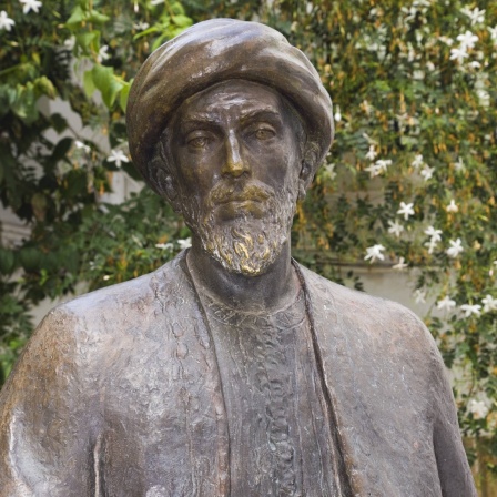 Statue des jüdischen Philosophen Moses Maimonides in Cordoba / Spanien