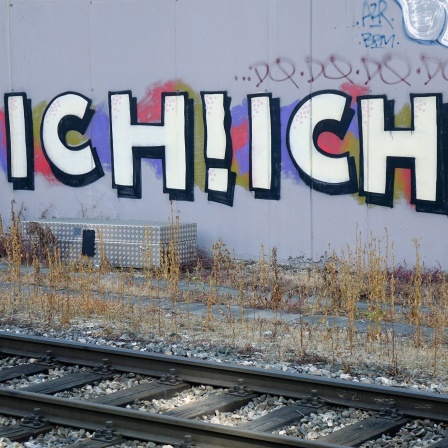 Graffiti am Bahnhof Wien, Österreich