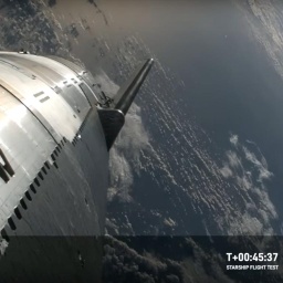 Die Rückkehr zur Erde ist zwar missglückt, aber das Starship ist beim 3. Testflug (Aufnahme der Bord-Kamera) schon sehr weit gekommen.