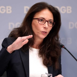 Berlin, 20.1.2025: Yasmin Fahimi, Vorsitzende des DGB, auf der Jahrespressekonferenz (Bild: IMAGO/Jens Schicke)