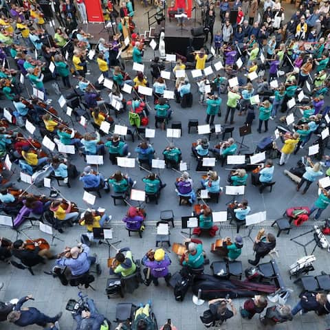 Archiv (2022): Symphonic Mob in der Mall of Berlin