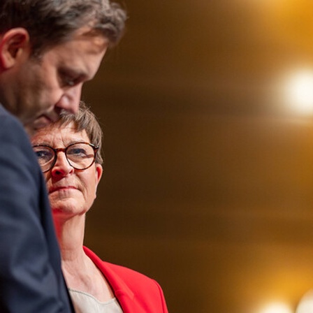 Lars Klingbeil und Saskia Esken, Vorsitzende der SPD
