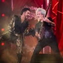 Adam Lambert und Brian May bei einem Auftritt von Queen 2019 in New York