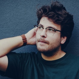 Der Organist Simon Oslender 