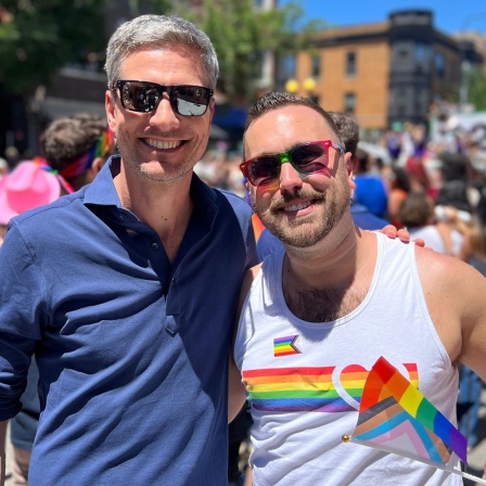 Ingo Zamperoni hat bei der Chicago Pride Parade Max begleitet, den Cousin seiner Frau Jiffer Bourguignon.