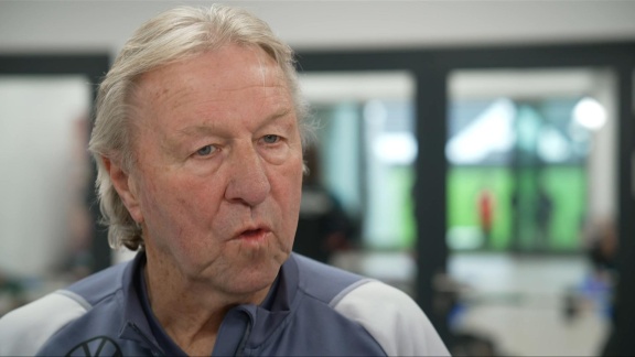 Sportschau - Bundestrainer Hrubesch - 'das Spiel Selber Bestimmen'