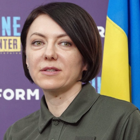 Die bisherige stellvertretende Verteidigungsministerin der Ukraine, Hanna Maljar, spricht auf einer Pressekonferenz in der Hauptstadt Kiew (Ukraine).