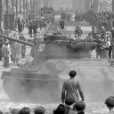 1953, Panzer in Berlin - Während West-Berlin auf dem Weg ins Wirtschaftswunder ist, kämpfen die Menschen im Osten für Veränderung (Bild: rbb Presse & Information)
