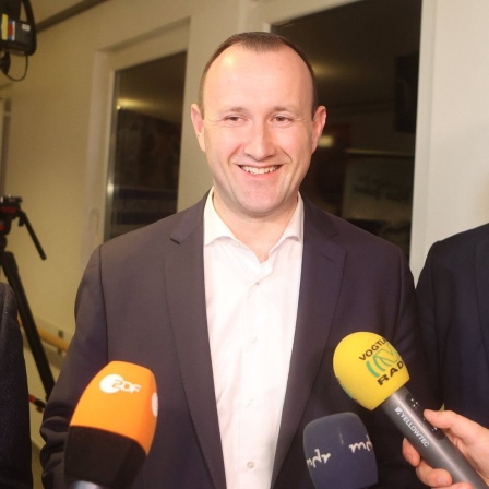 CDU-Kandidat Christian Herrgott aus dem Saale-Orla-Kreis gibt ein Interview.