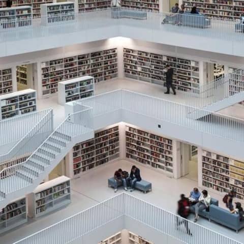 Innenansicht der Stadtbibliothek in Stuttgart