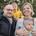 Eine Familie mit zwei Kindern