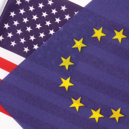 EU- und USA-Flaggen