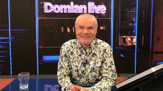 Domian in der Sendung vom 21. Mai 2021. Domian schaut freundlich in die Kamera.