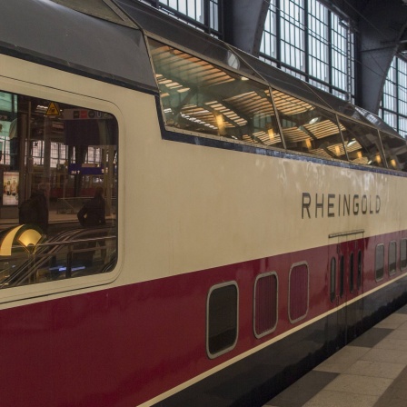 Der Zug wurde am 15. Mai 1928 als Fernschnellzug FD Rheingold erstmals eingesetzt.
