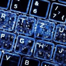 Das Foto zeigt Tasten einer beleuchteten Tastatur