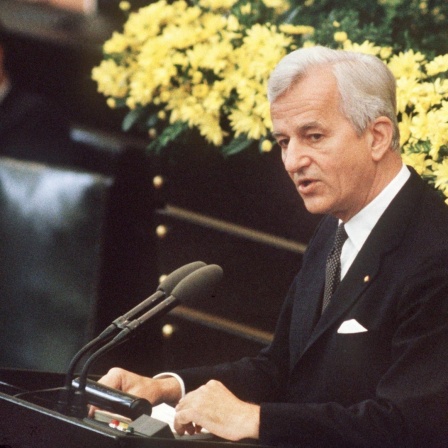 Richard von Weizsäcker bei seiner Rede im Bundestag am 8.5.1985.