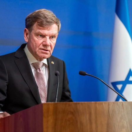 Außenminister Johann Wadephul (links) spricht neben dem Außenminister von Israel, Gideon Saar, in einer Pressekonferenz.