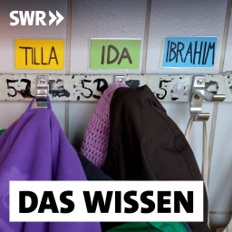 In einer Kindertagesstätte in Berlin-Neukölln stehen an den Kleiderhaken Namen von Kindern verschiedener Nationalitäten: Amon, Milo, Tilla, Ida, Ibrahim. - Namen geben Hinweise auf Herkunft und die Identität. Sie können aber auch zur Last werden, denn oft sind sie mit Vorurteilen belegt, wirken sich aus auf soziale Zugehörigkeit und Karrierechancen.
