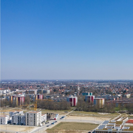 Die Kirche im Dorf lassen? Über Kraft und nachlassende Bedeutung von Kirche im Stadtraum