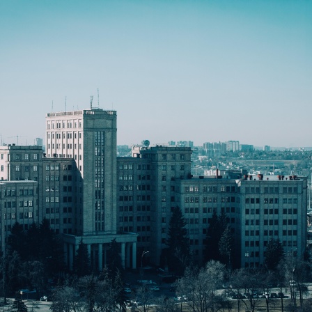 Stadtansichten von Charkiw. Mit Zerstörung und Wiederaufbau im Nordosten der Stadt.