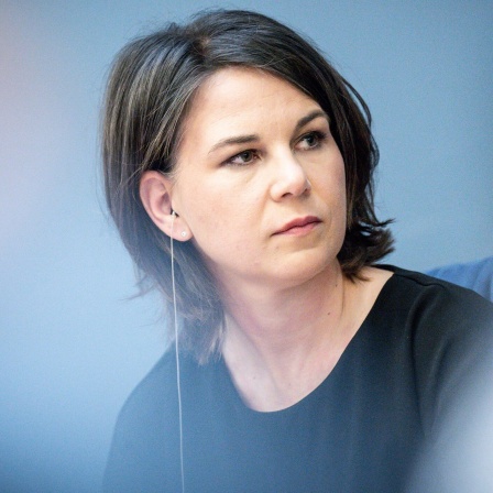 Annalena Baerbock (Bündnis90/Die Grünen), Außenministerin, nimmt an einer Pressekonferenz teil