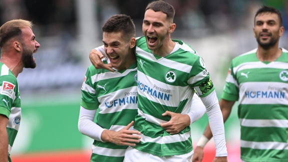 Sportschau - Fürth Lässt Gegen Paderborn Den Knoten Platzen