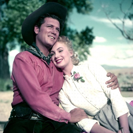 Gordon MacRae, Shirley Jones Arm in Arm in "Oklahoma" 1955