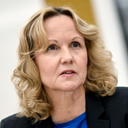 Bundesumweltministerin drängt auf schnellere Rückholung des Atommülls in Asse