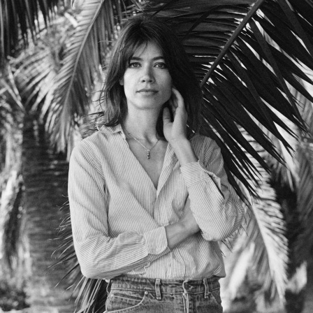 Die französische Sängerin Françoise Hardy posiert am 12. August 1977 in ihrem Haus in Calvi.