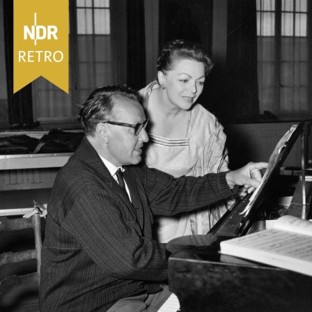 Opernsängerin Martha Mödl mit Dirigent Wieland Wagner, 1959.