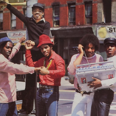 Die HipHop-Gruppe Grandmaster Flash and the Furious Five posen für ihr Albumcover The Message.
