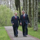 George W. Bush und Vladimir Putin in Sotschi, Russland, am 06.04.2008