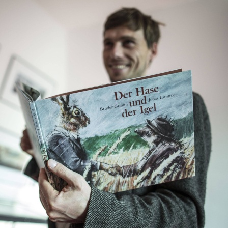 Ausstellung Klassiker des Bilderbuchs mit Illustrierungen von Illustrator Jonas Lauströer