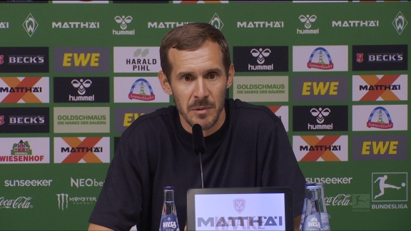 Hoffenheims Trainer Christian Ilzer Bei Einer Pressekonferenz