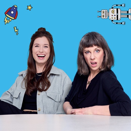 Die Hosts des Podcasts "Fakt ab! Eine Woche Wissenschaft" Charlotte Grieser und Julia Nestlen