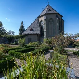 Das Beitragsbild des Dok 5 "Ora et labora - Wirtschaftsunternehmen Kloster" zeigt den Garten des Kloster Oerlinghausen in Arnsberg