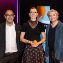 Von links: Hannes Ringlstetter, Martina Schwarzmann und Alfred Dorfer bei der Eröffnungsgala im Theater Lindau am 20.05.2022