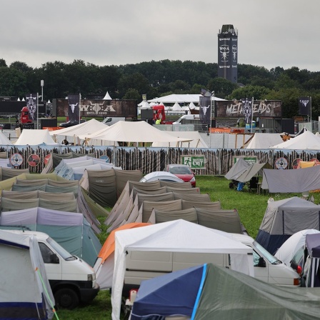 Viele Zelte auf dem Festivalgelände des Wacken Open Air. 
