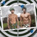Eine Bildmontage zeigt zwei Bundeswehrsoldaten, die nur Helm und Unterhose tragen.