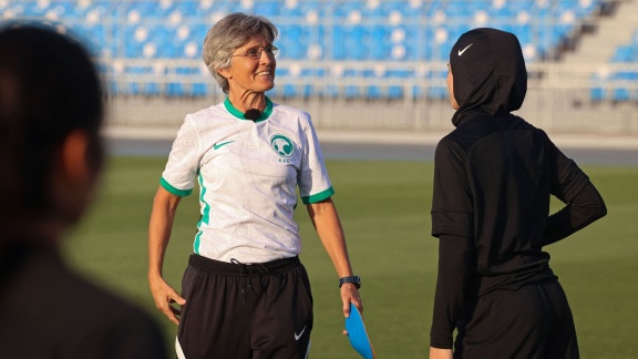 Morgenmagazin - Monika Staab - Pionierin Des Frauenfußballs In Saudi-arabien