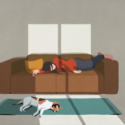 Illustration einer erschöpften Frau, die auf dem Sofa schläft. Davor liegt ein Hund auf dem Teppich.