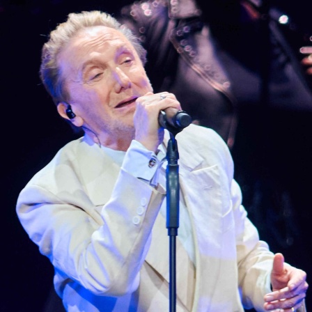 Marius Müller-Westernhagen singt im Mai 2024 beim Auftakt der Tour "75Live" in der Dortmunder Westfalenhalle