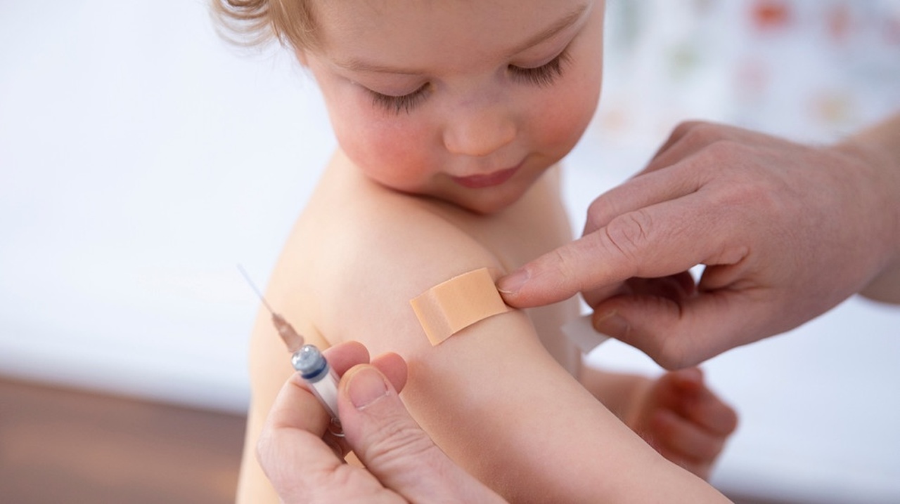 Meningokokken B: Was halten Kinderärzte von der Impfung?