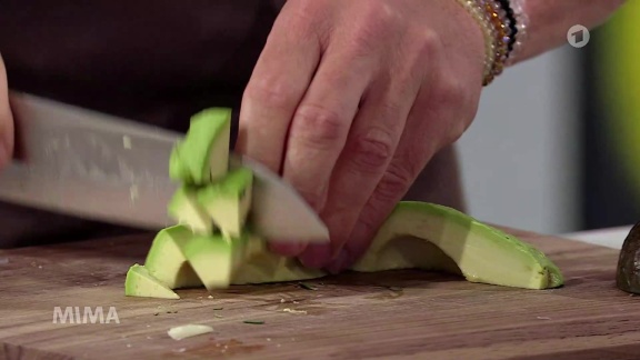 Mittagsmagazin - Lecker Und Günstig: Linguine Mit Avocado, Karamellisiertem Ziegenkäse Und Rosmarin-crunch