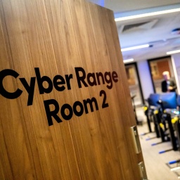 Der Cyber Range Room 2 im Australischen Zentrum für Cyber-Zusammenarbeit. 