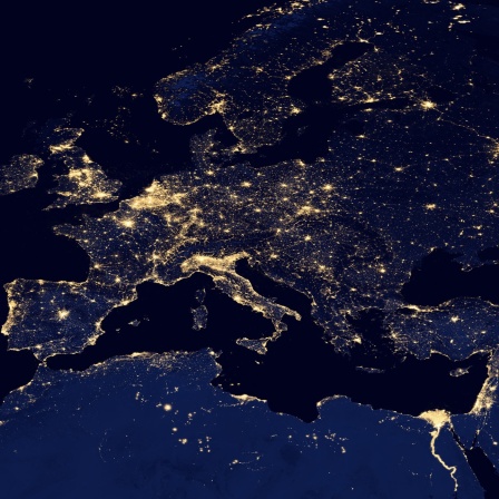 Satellitenansicht von Europa bei Nacht.