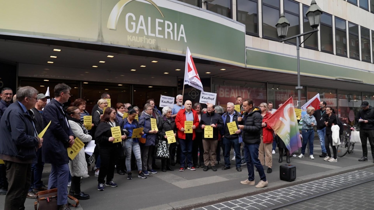Protest gegen Kaufhof-Schließung in Würzburg