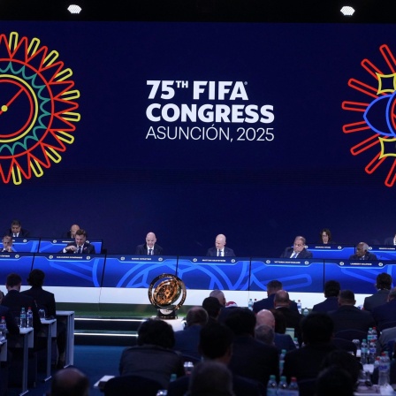 Vertreter nehmen am 75. FIFA-Kongress in Asuncion teil